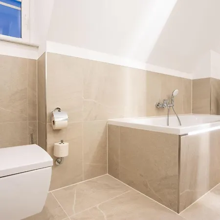 Ferienhaus-reethaus-nordlicht * 德兰斯克